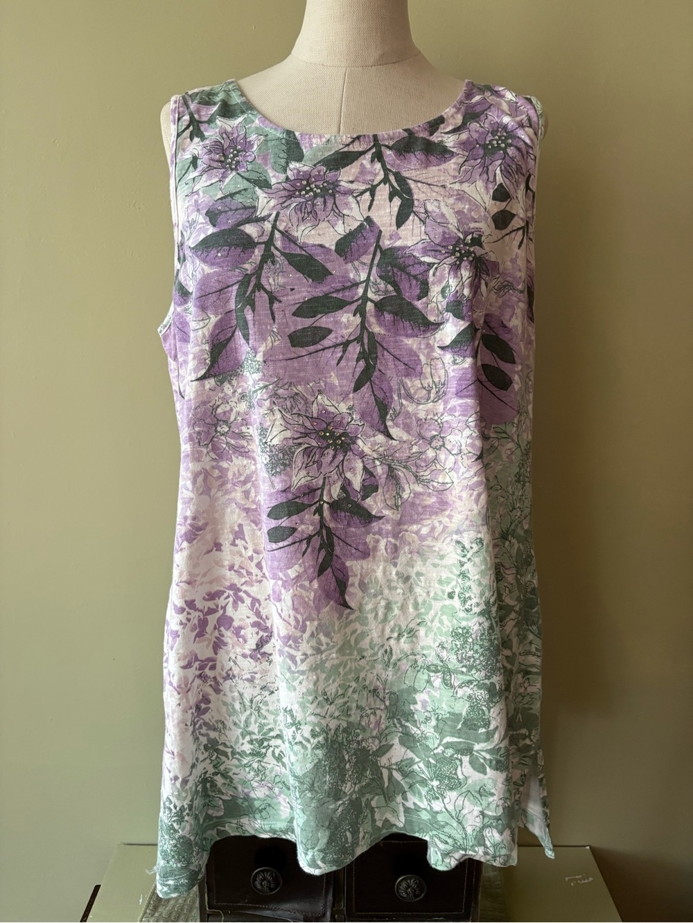 Northern Reflections Lavender and Mint Floral Tank Xl